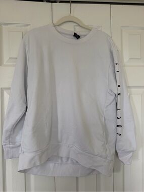 Nike White Crewneck Sweatshirt with Black Sleeve Lettering